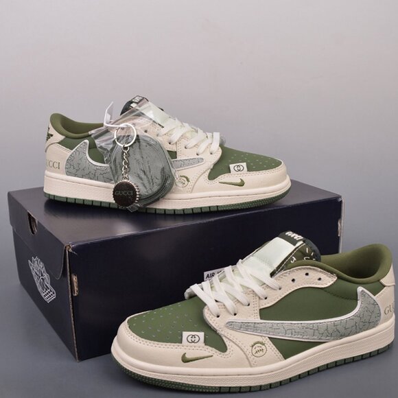 Air Jordan 1 Supreme Sneaker In Green - Picture 1 of 9